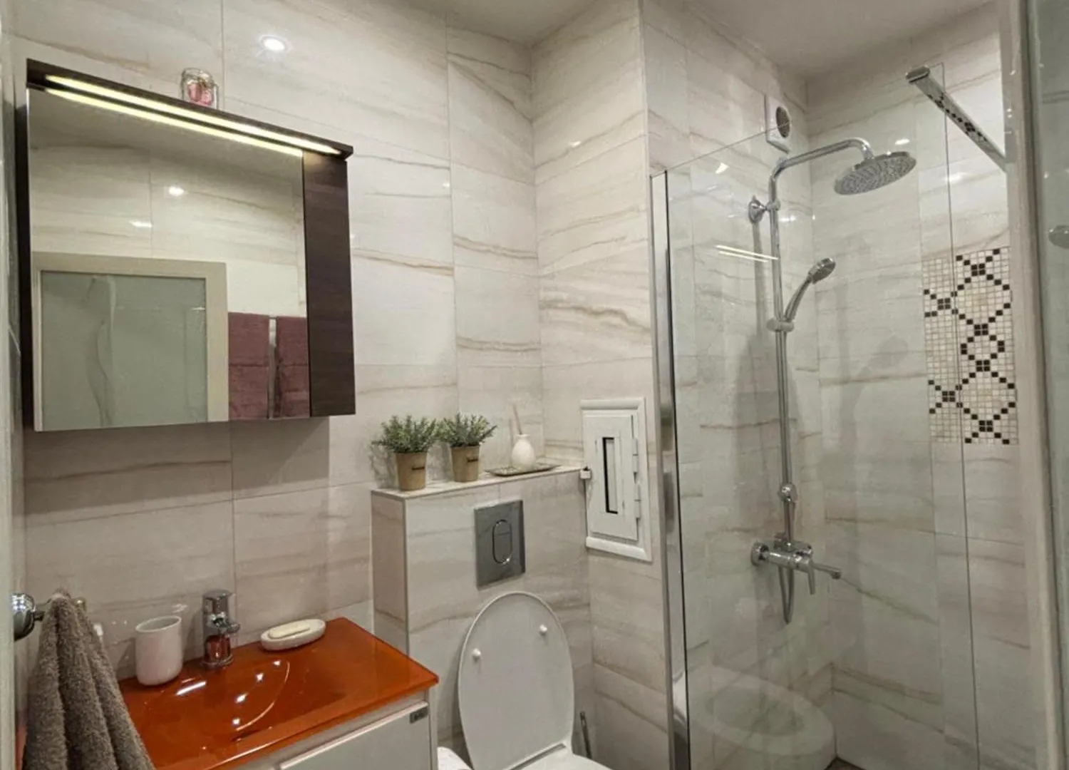 Modern, Cute And Comfy Apartment - Free Private Parking Sofia Bulgaria